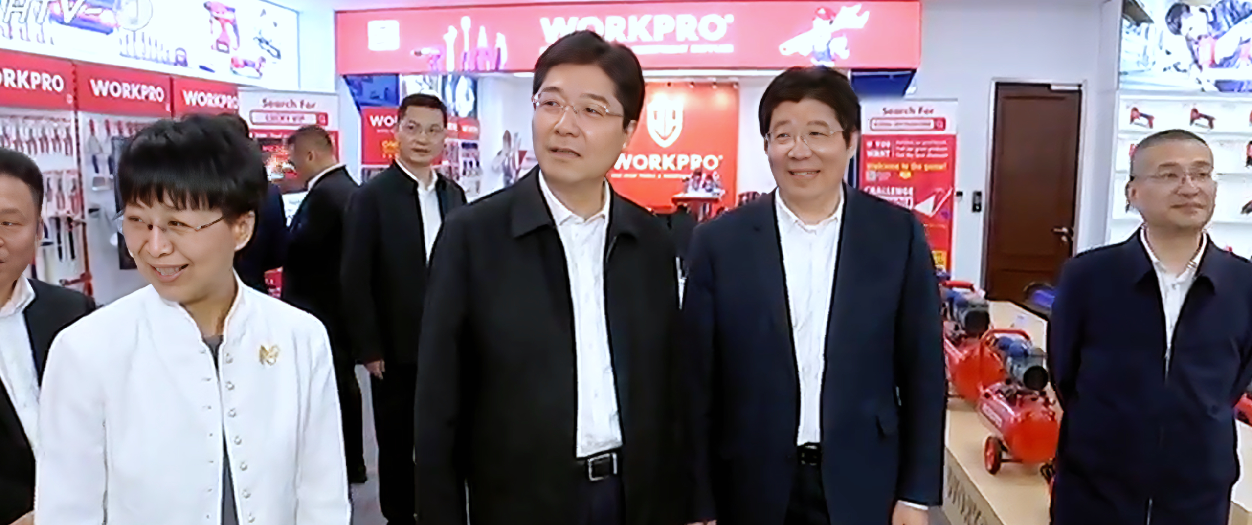 杭州市委副書記、市長(zhǎng)姚高員一行蒞臨巨星科技調(diào)研